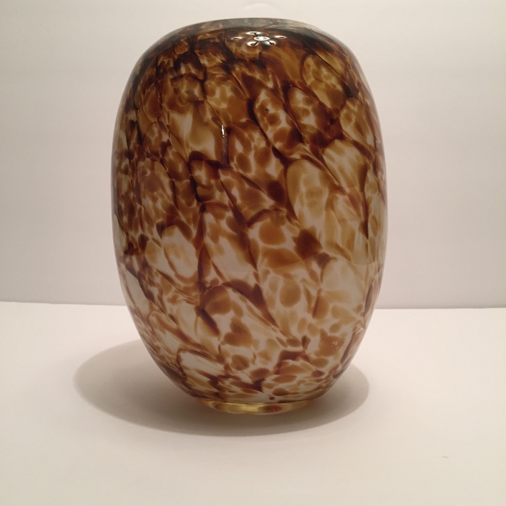 HQT ART GLASS VASE, SPECKLED BROWN AND BEIGE, 8'' Tall - Picture 3 of 5